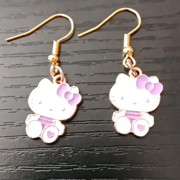NEW Hello Kitty  Enamel Drop Earrings - Picture 1 of 1